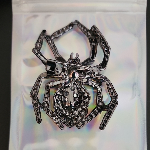 Elegant Purple and Yellow Spider Brooch - Picture 2 of 2